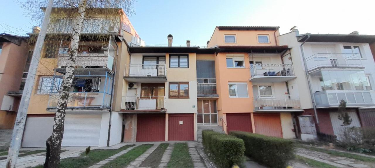 سراييفو Cozy And Sunny Apartment Near The Airport المظهر الخارجي الصورة