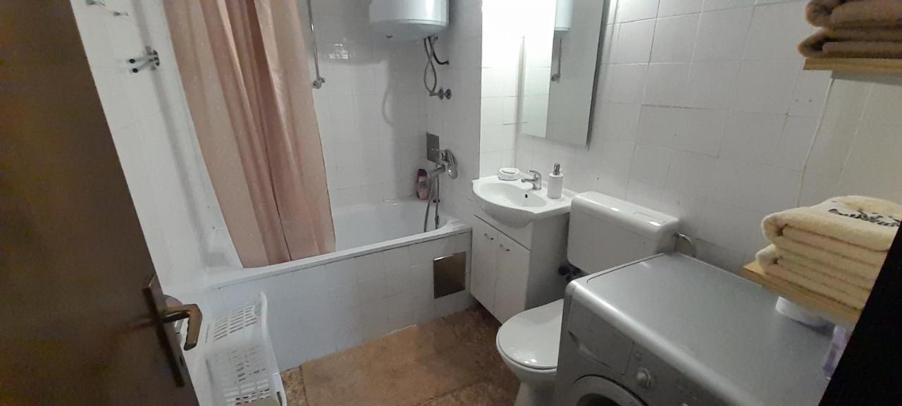 سراييفو Cozy And Sunny Apartment Near The Airport المظهر الخارجي الصورة